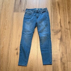 Amazon Essentials Women's Skinny Jeans - Blue